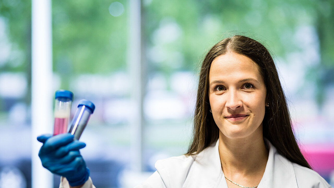 Tartu Ülikoolis arstiteaduse erialal doktoritöö kaitsnud Helen Vaher sai rahvusvaheliselt hinnatud sipendiumi.